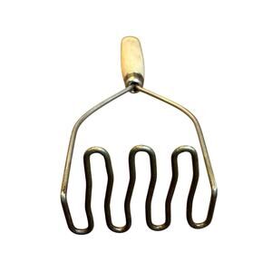 Vintage Potato Masher Wood Handle Zig Zag Wire Farmhouse Kitchen Utensil Retro